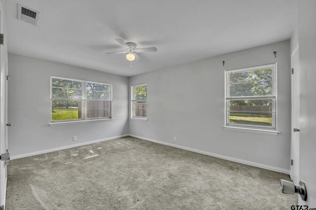 650 Glazner St, Hawkins, TX 75765