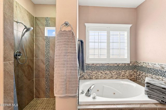 1366 GOLDEN TRAIL Lane, El Paso, TX 79936