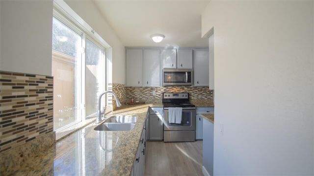 10662 Bexley Drive, Houston, TX 77099