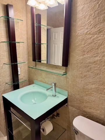 815 Middle River Dr 306, Fort Lauderdale, FL 33304