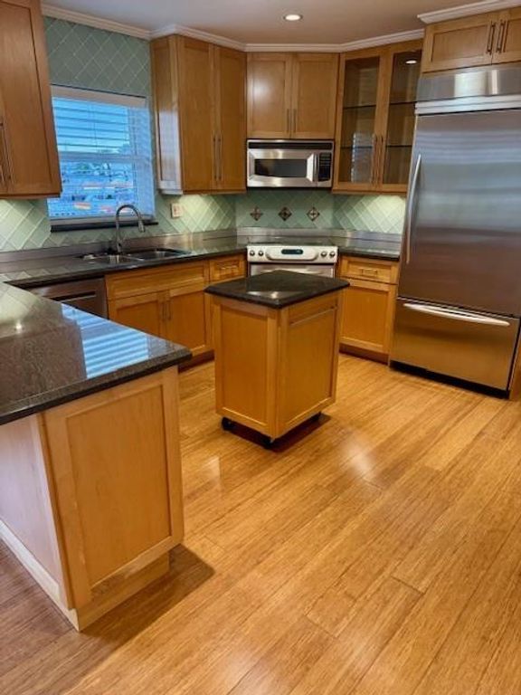 815 Middle River Dr 306, Fort Lauderdale, FL 33304