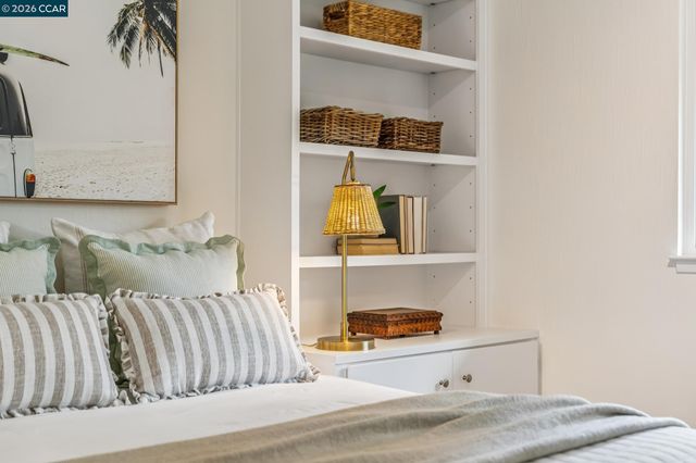 147 Amber Valley Dr, Orinda, CA 94563