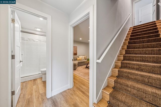 147 Amber Valley Dr, Orinda, CA 94563