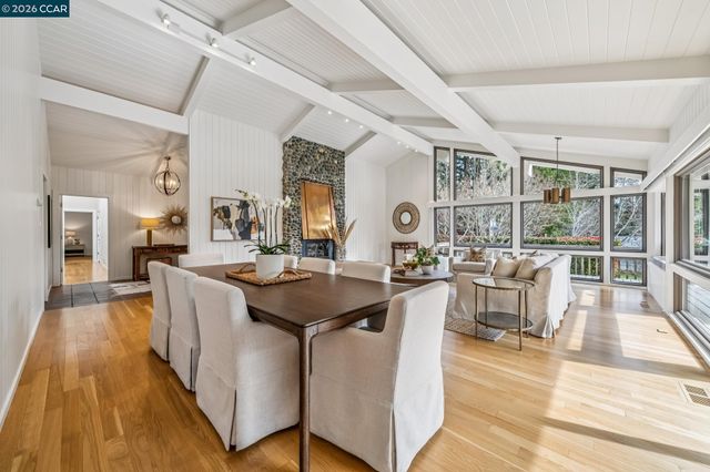 147 Amber Valley Dr, Orinda, CA 94563