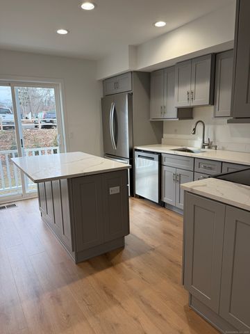 33 Main Street 11, Meriden, CT 06451