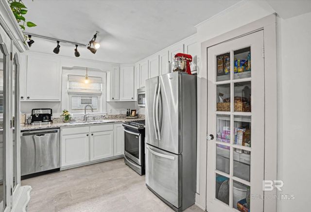 136 Florence Place, Mobile, AL 36607