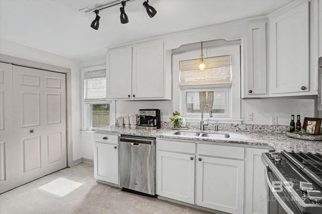 136 Florence Place, Mobile, AL 36607