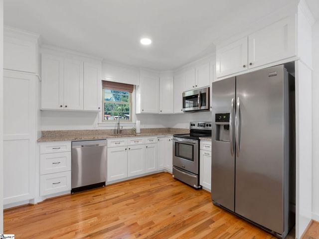 13 Elkhorn Drive, Greenville, SC 29617