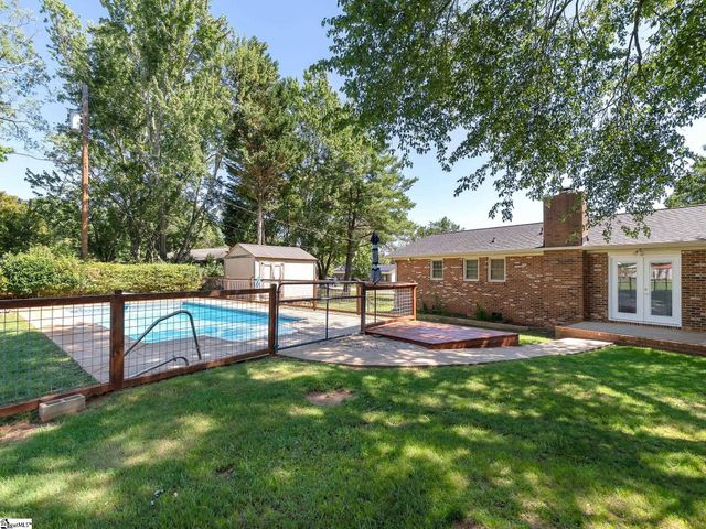 13 Elkhorn Drive, Greenville, SC 29617