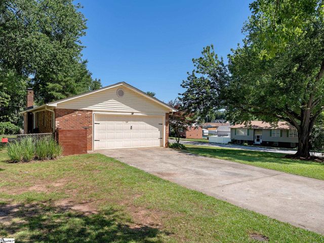 13 Elkhorn Drive, Greenville, SC 29617