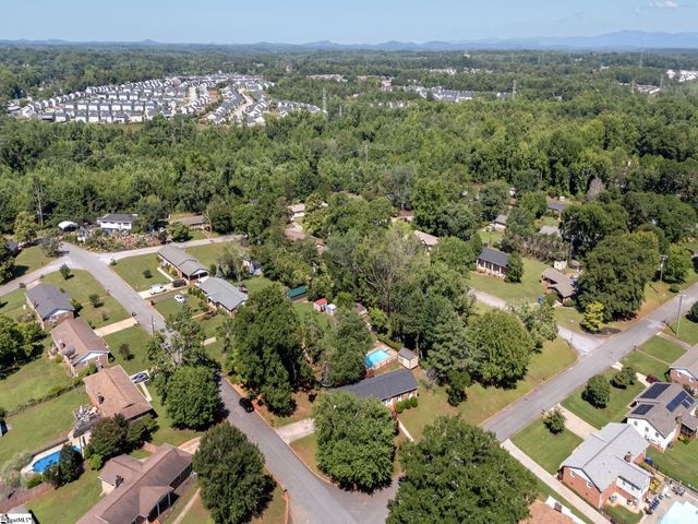 13 Elkhorn Drive, Greenville, SC 29617
