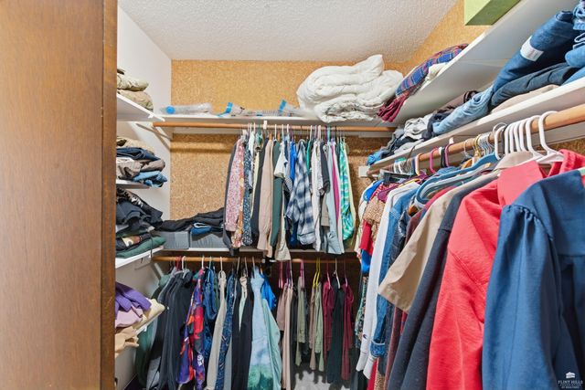 1330 Rockledge Drive, Junction City, KS 66441