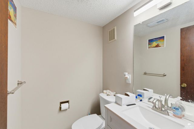 1330 Rockledge Drive, Junction City, KS 66441