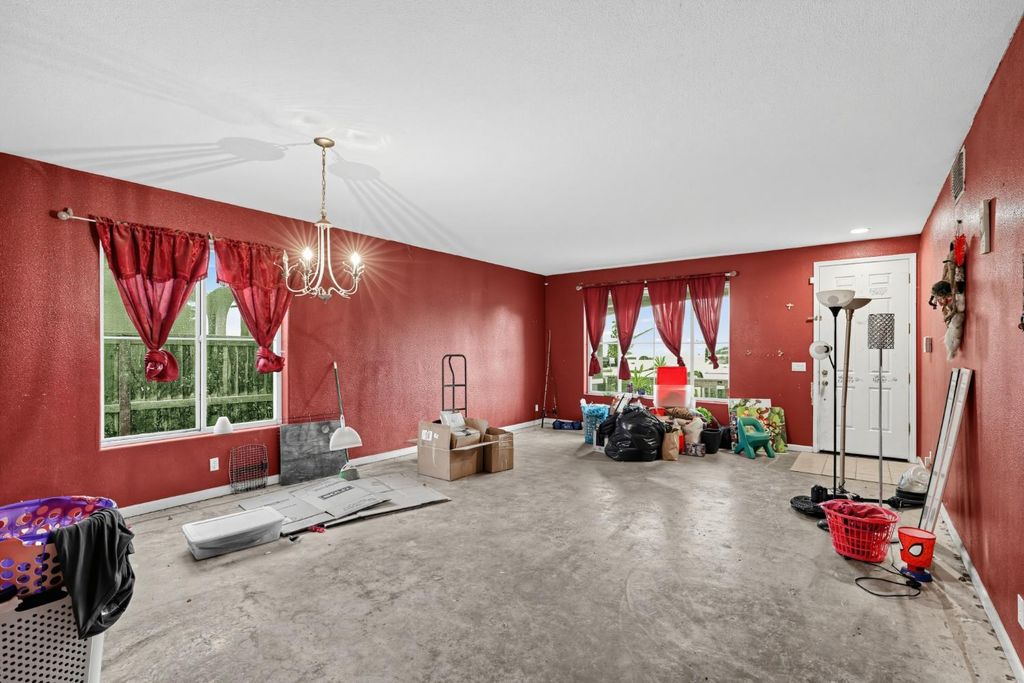 Image 10 of property listing at 320 Rose, Chowchilla, CA 93610