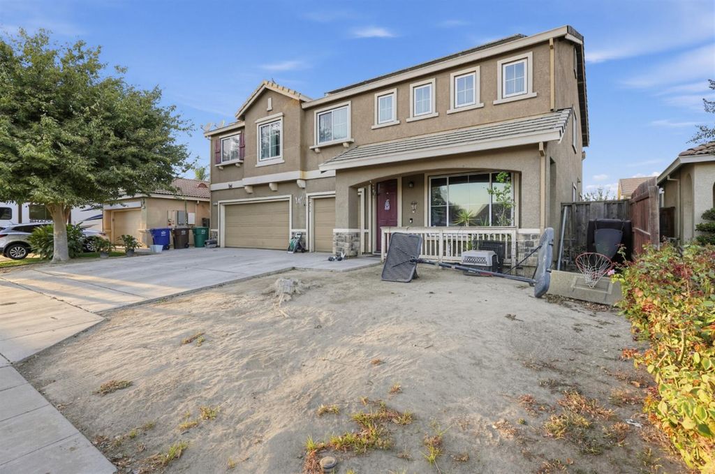 Image 2 of property listing at 320 Rose, Chowchilla, CA 93610