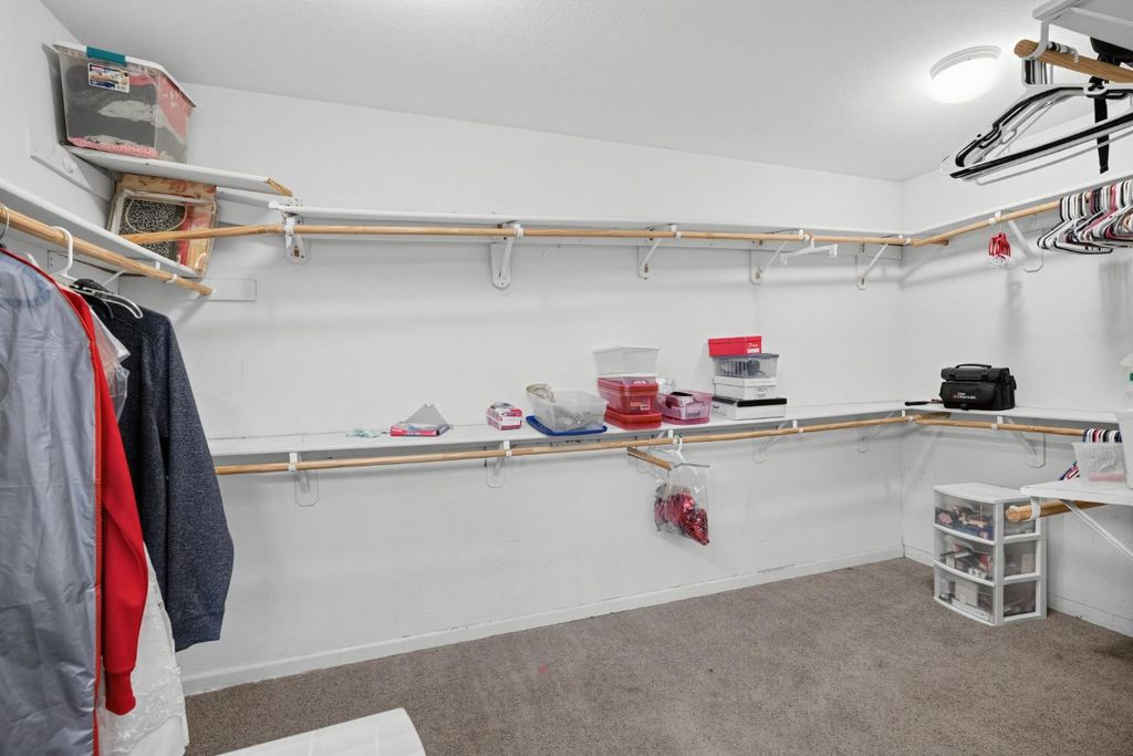 Image 20 of property listing at 320 Rose, Chowchilla, CA 93610