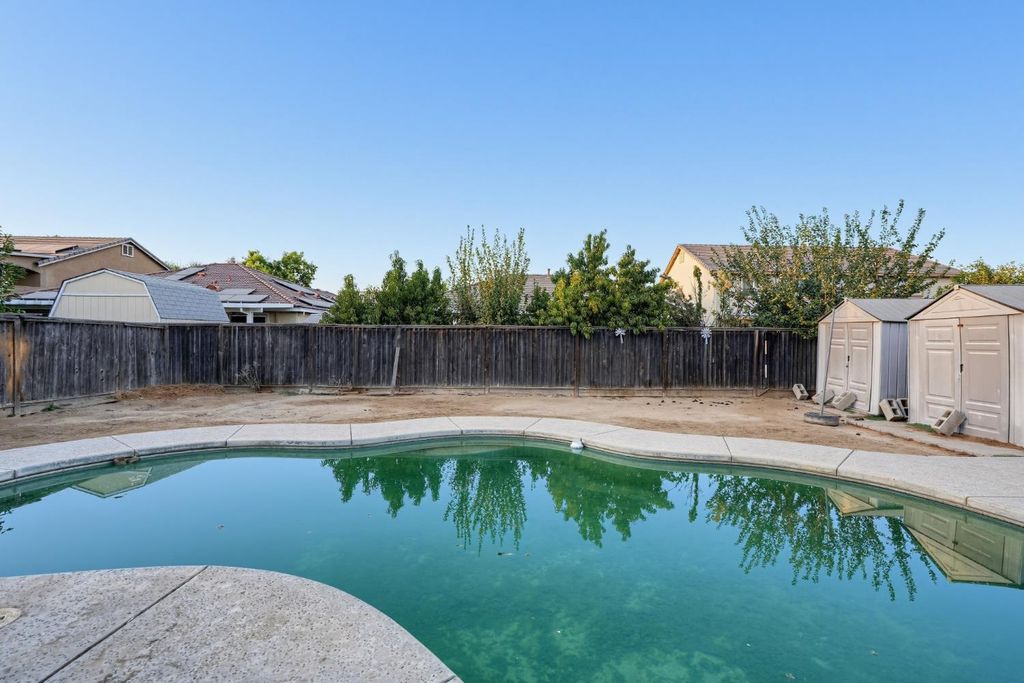 Image 22 of property listing at 320 Rose, Chowchilla, CA 93610