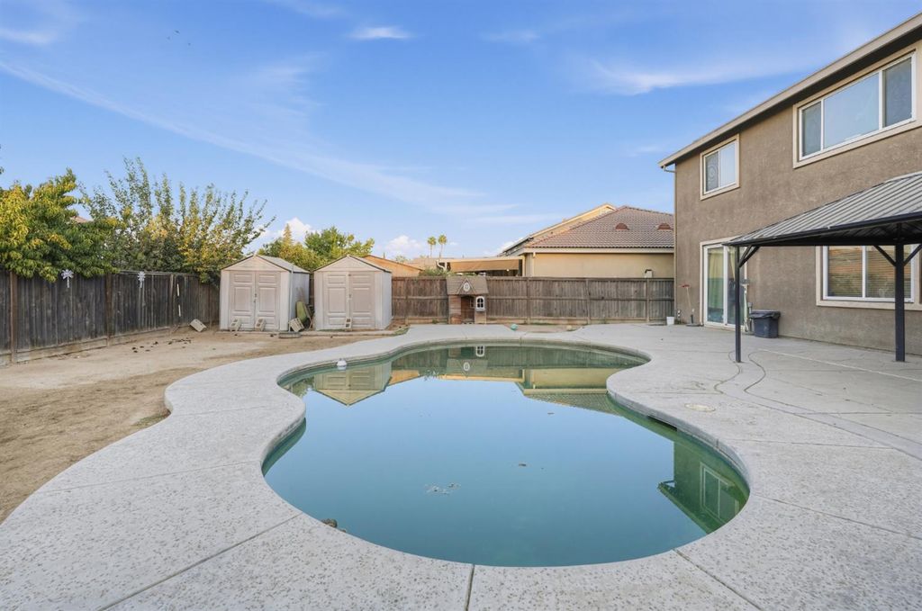Image 24 of property listing at 320 Rose, Chowchilla, CA 93610