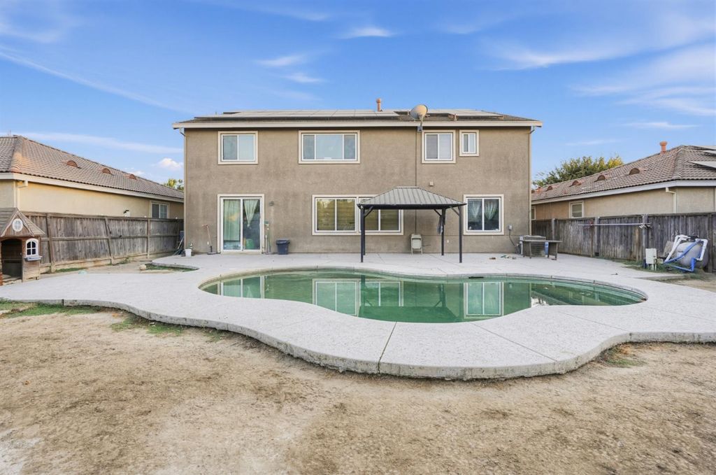 Image 25 of property listing at 320 Rose, Chowchilla, CA 93610