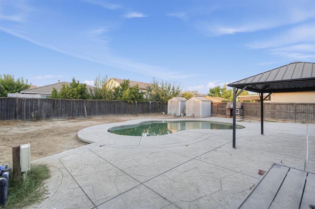 Image 26 of property listing at 320 Rose, Chowchilla, CA 93610