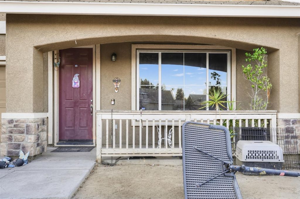 Image 3 of property listing at 320 Rose, Chowchilla, CA 93610