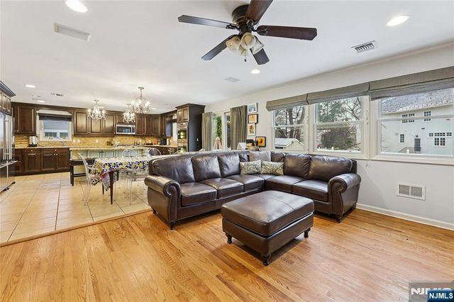 50 Highgate Terrace, Bergenfield, NJ 07621