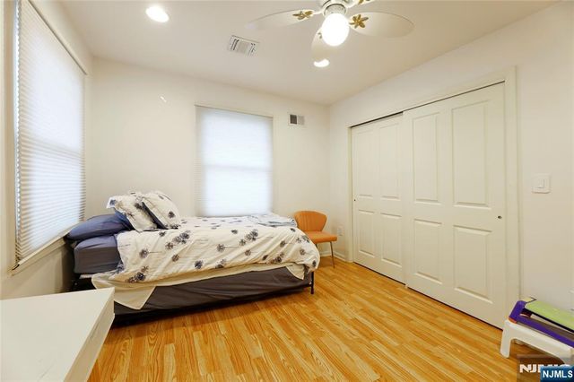 50 Highgate Terrace, Bergenfield, NJ 07621