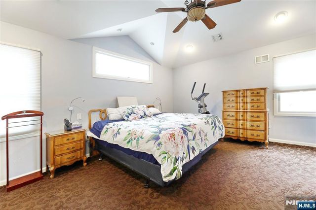 50 Highgate Terrace, Bergenfield, NJ 07621