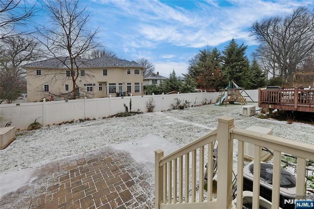 50 Highgate Terrace, Bergenfield, NJ 07621