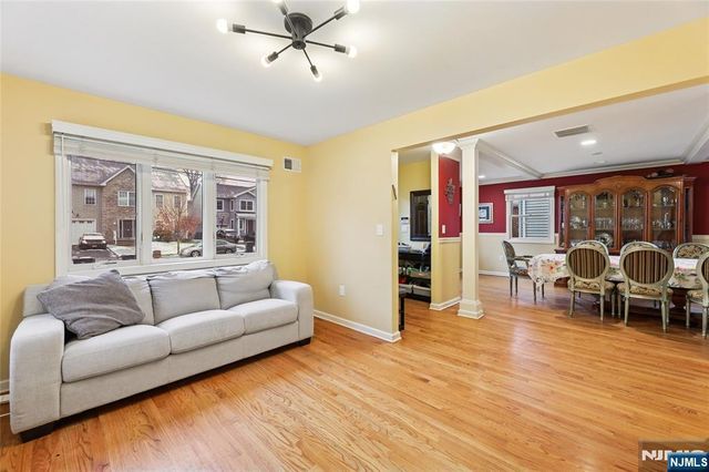 50 Highgate Terrace, Bergenfield, NJ 07621