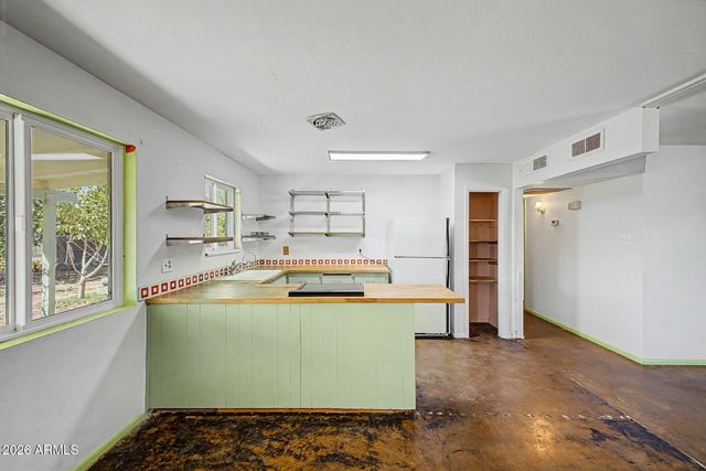 1031 W 10TH Street, Tempe, AZ 85281