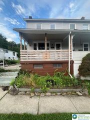 16 Andrewsville, Lansford Boro, PA 18232