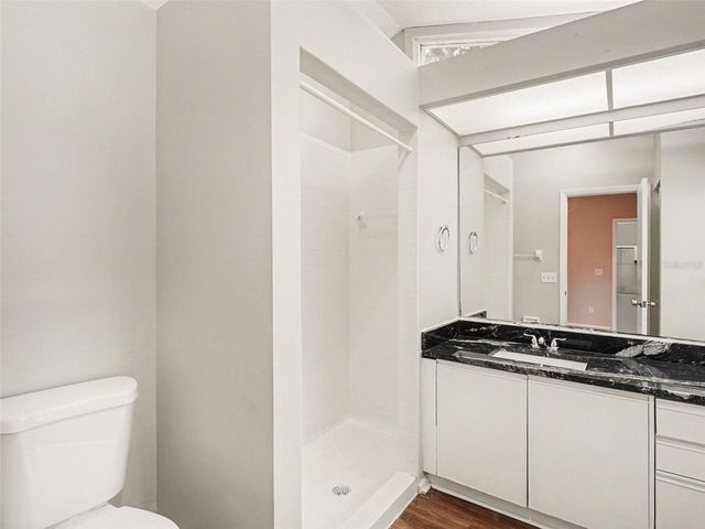 8211 COUNTRY OAKS COURT, Sarasota, FL 34243