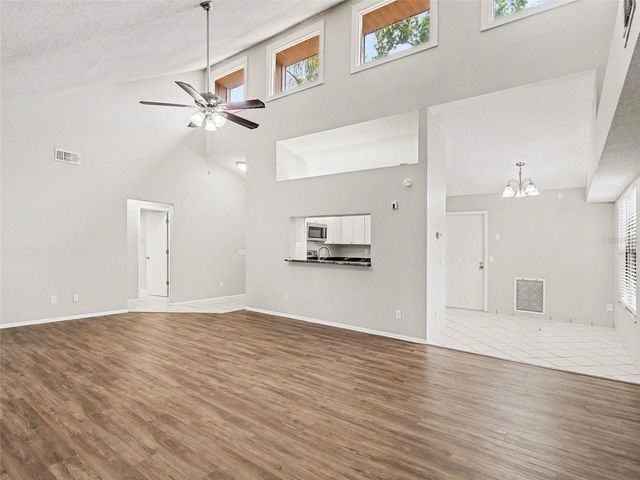 8211 COUNTRY OAKS COURT, Sarasota, FL 34243