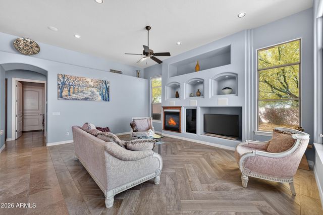 13912 E CAVEDALE Drive, Scottsdale, AZ 85262