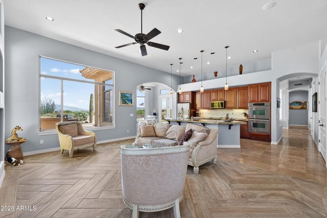 13912 E CAVEDALE Drive, Scottsdale, AZ 85262