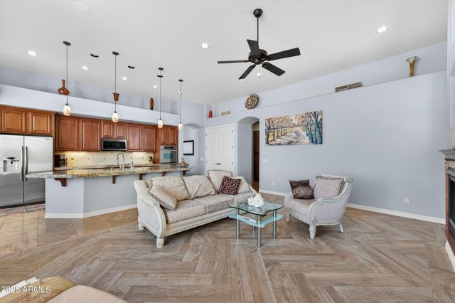 13912 E CAVEDALE Drive, Scottsdale, AZ 85262