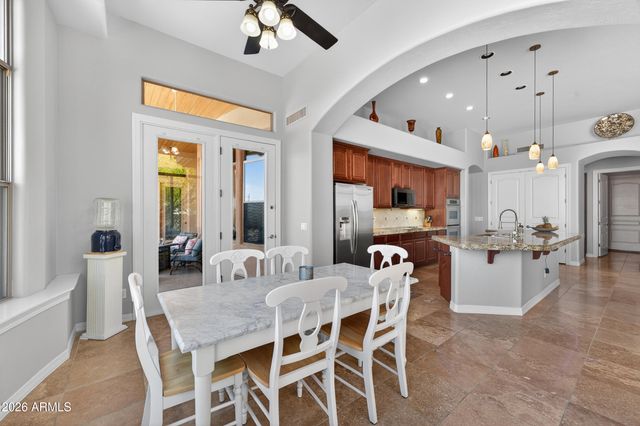 13912 E CAVEDALE Drive, Scottsdale, AZ 85262