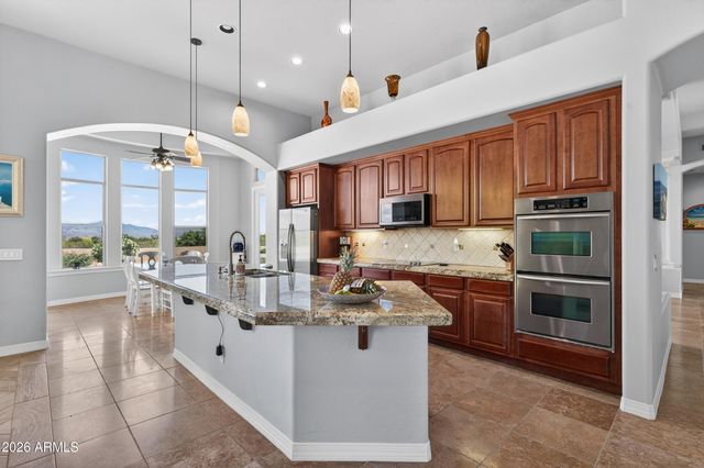 13912 E CAVEDALE Drive, Scottsdale, AZ 85262