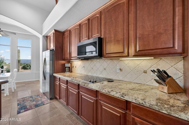 13912 E CAVEDALE Drive, Scottsdale, AZ 85262