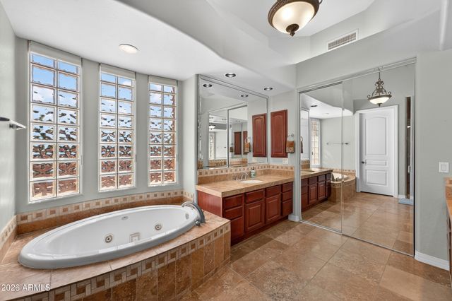 13912 E CAVEDALE Drive, Scottsdale, AZ 85262