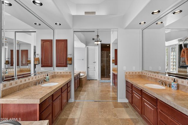 13912 E CAVEDALE Drive, Scottsdale, AZ 85262