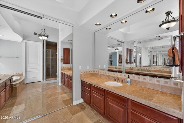 13912 E CAVEDALE Drive, Scottsdale, AZ 85262