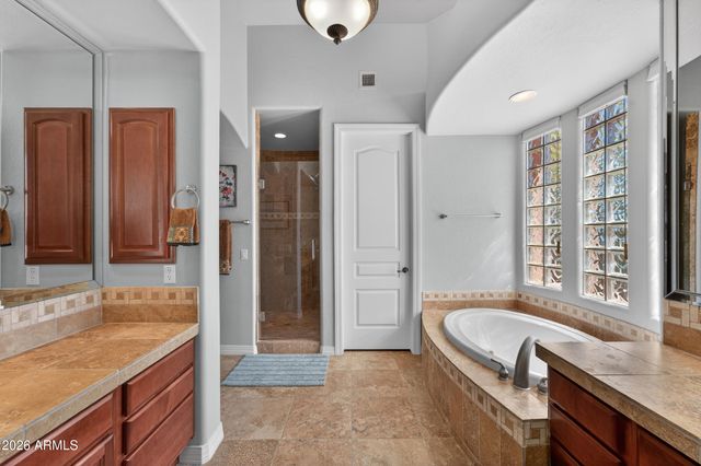 13912 E CAVEDALE Drive, Scottsdale, AZ 85262