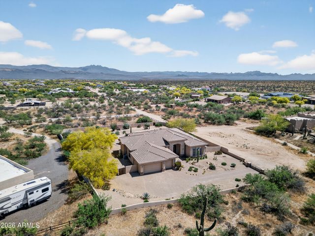 13912 E CAVEDALE Drive, Scottsdale, AZ 85262