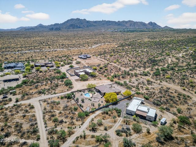 13912 E CAVEDALE Drive, Scottsdale, AZ 85262