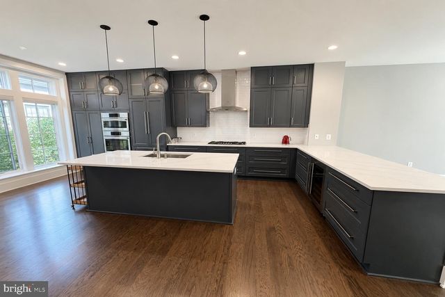 3723 CHEVY CHASE LAKE DR, Chevy Chase, MD 20815