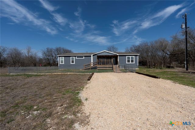 498 William Pettus Road, Maxwell, TX 78656