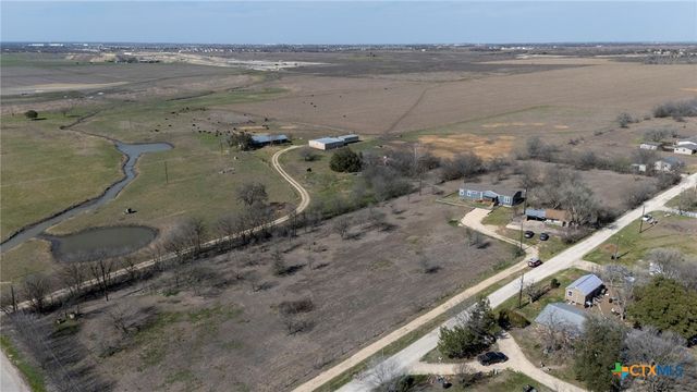 498 William Pettus Road, Maxwell, TX 78656