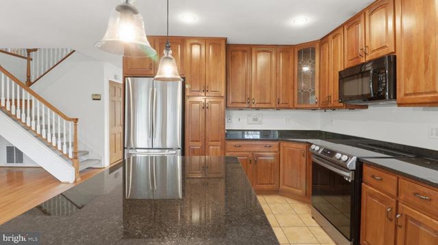 18925 LINDENHOUSE RD, Gaithersburg, MD 20879